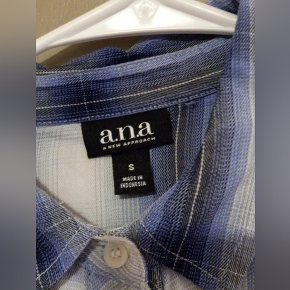 A.n.a  Shirt button up  long sleeve,size - Picture 4 of 8